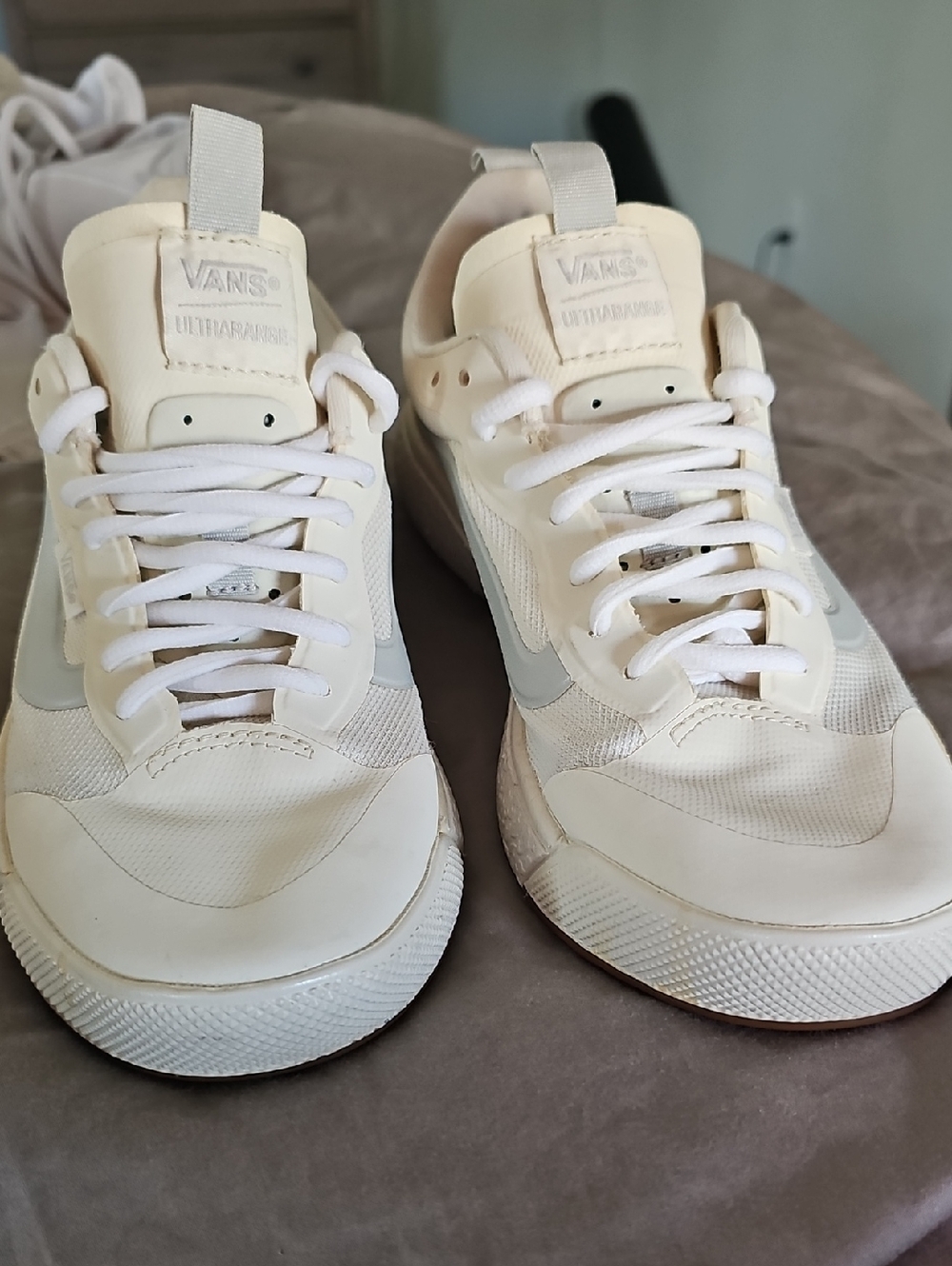 STUNNING VANS ULTRARANGE PEARL WHITE SNEAKERS